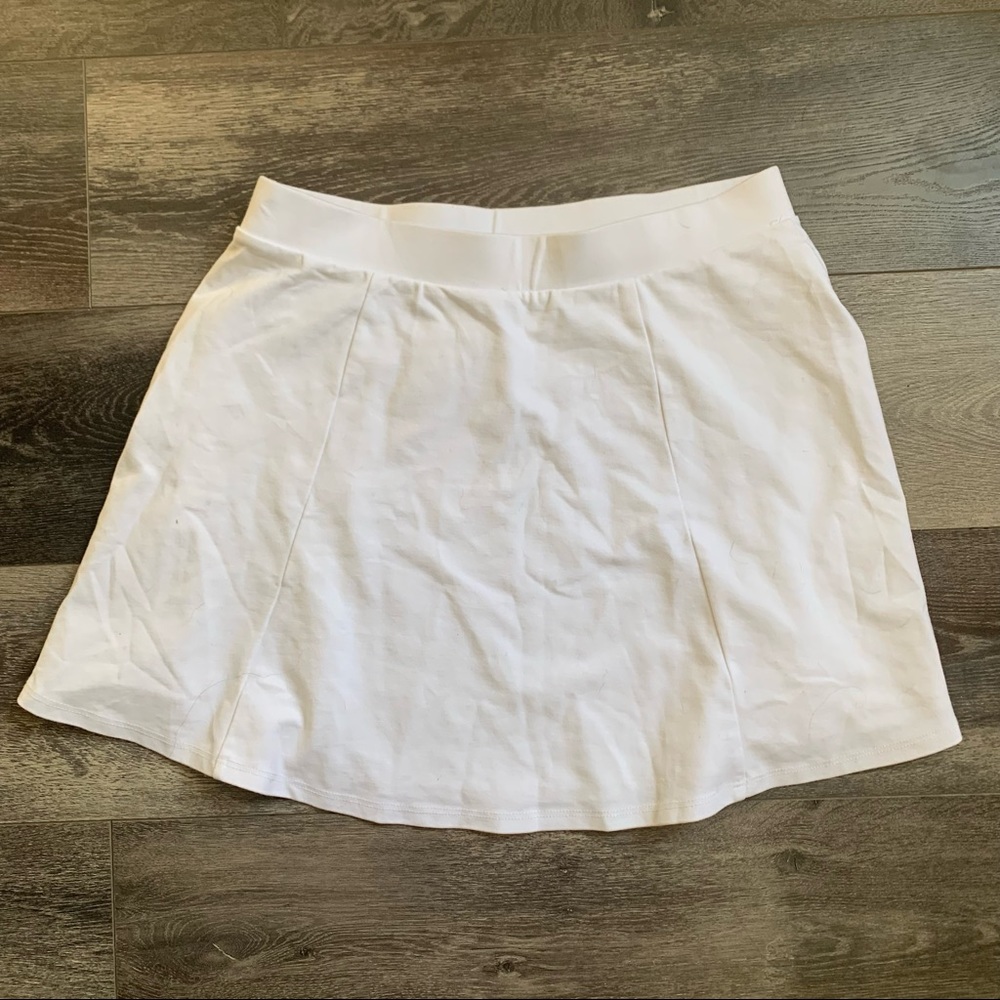 white tennis skirt - Picture 2 of 2